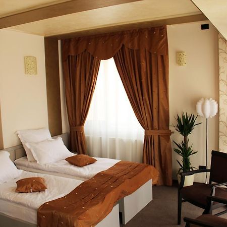 Enigma Pension Târgu Jiu Δωμάτιο φωτογραφία