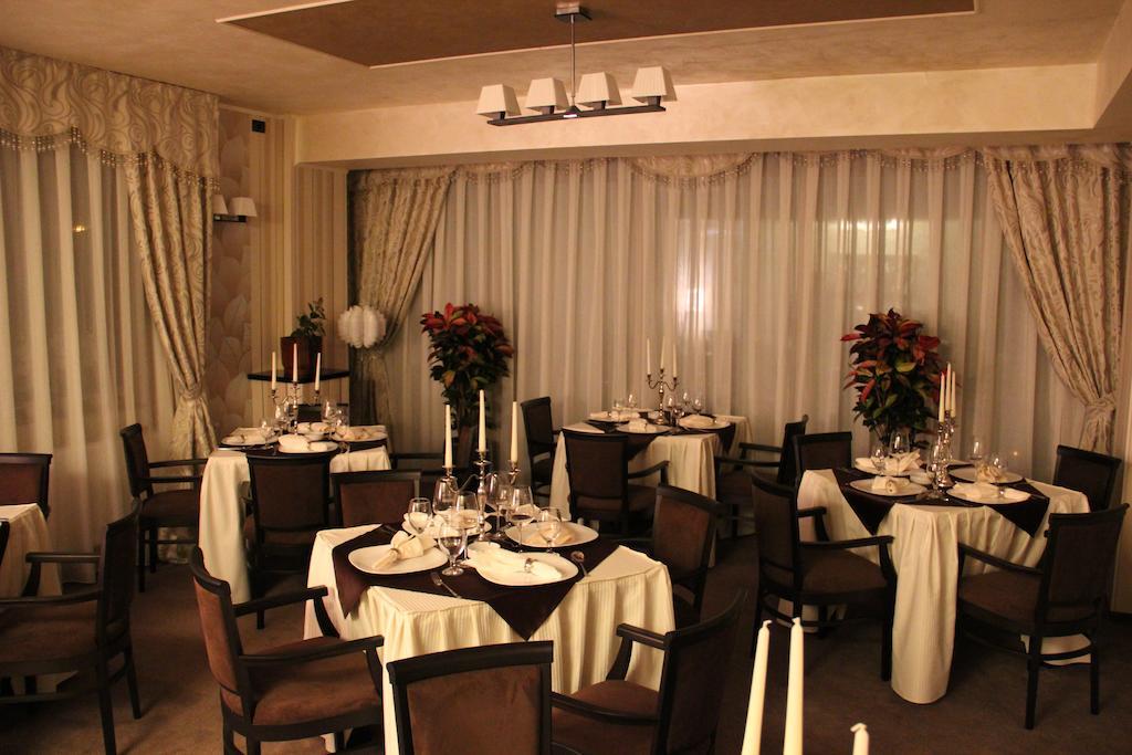 Enigma Pension Târgu Jiu Εξωτερικό φωτογραφία