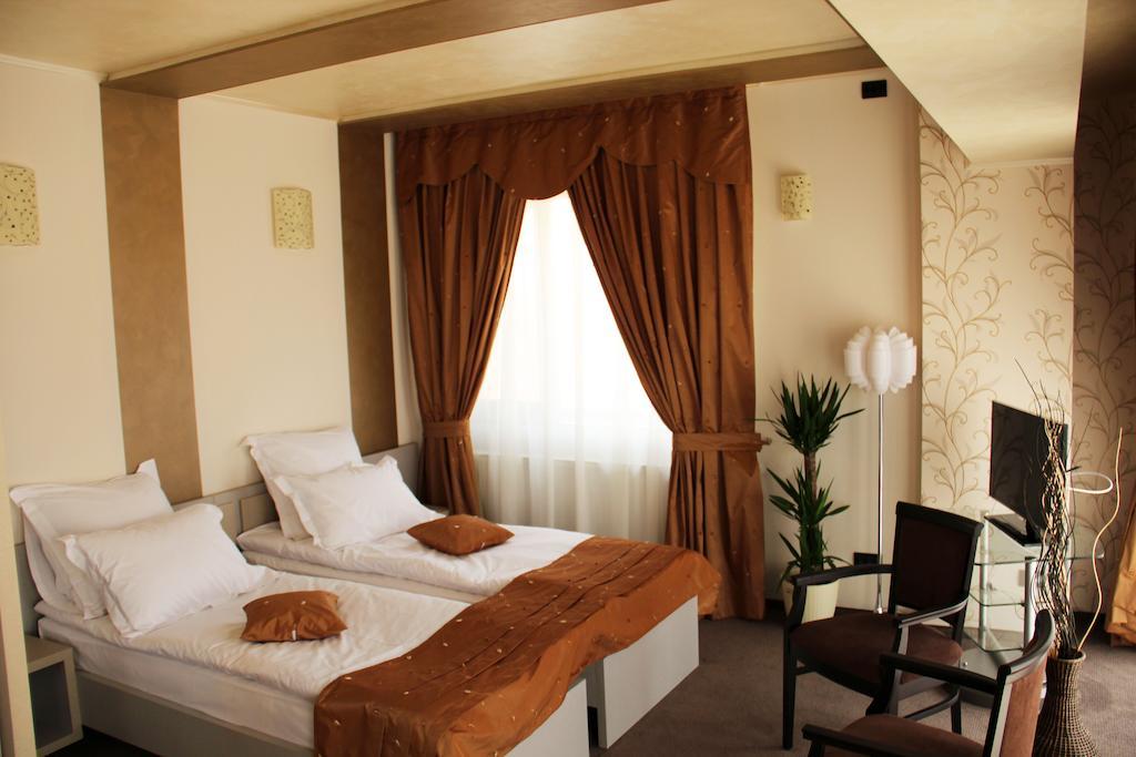 Enigma Pension Târgu Jiu Δωμάτιο φωτογραφία