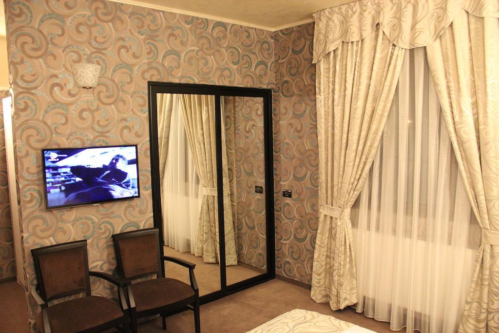 Enigma Pension Târgu Jiu Δωμάτιο φωτογραφία